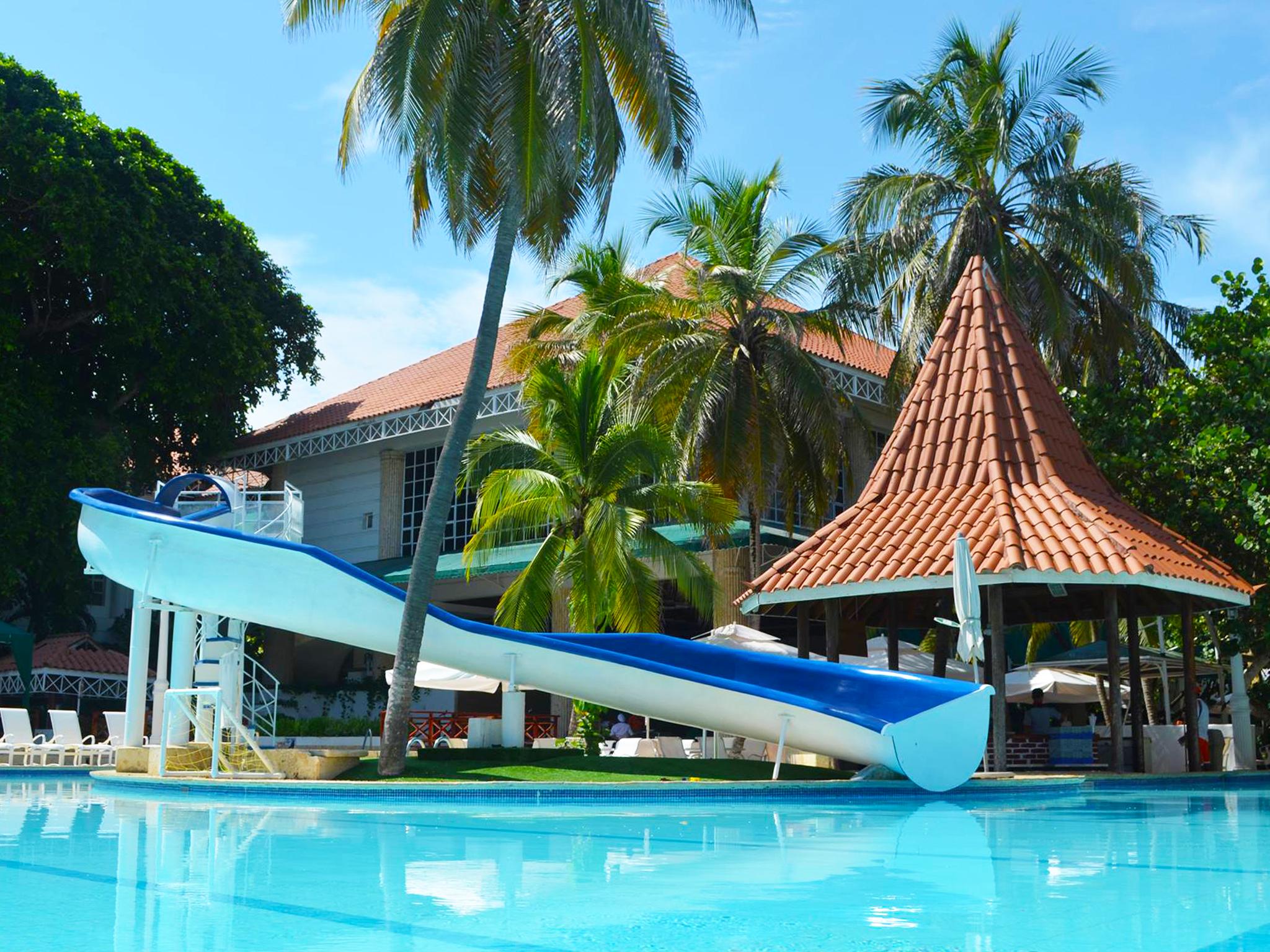 فندق لاس أميريكاس كاسا دي بلايا Cartagena المظهر الخارجي الصورة The swimming pool at the hotel