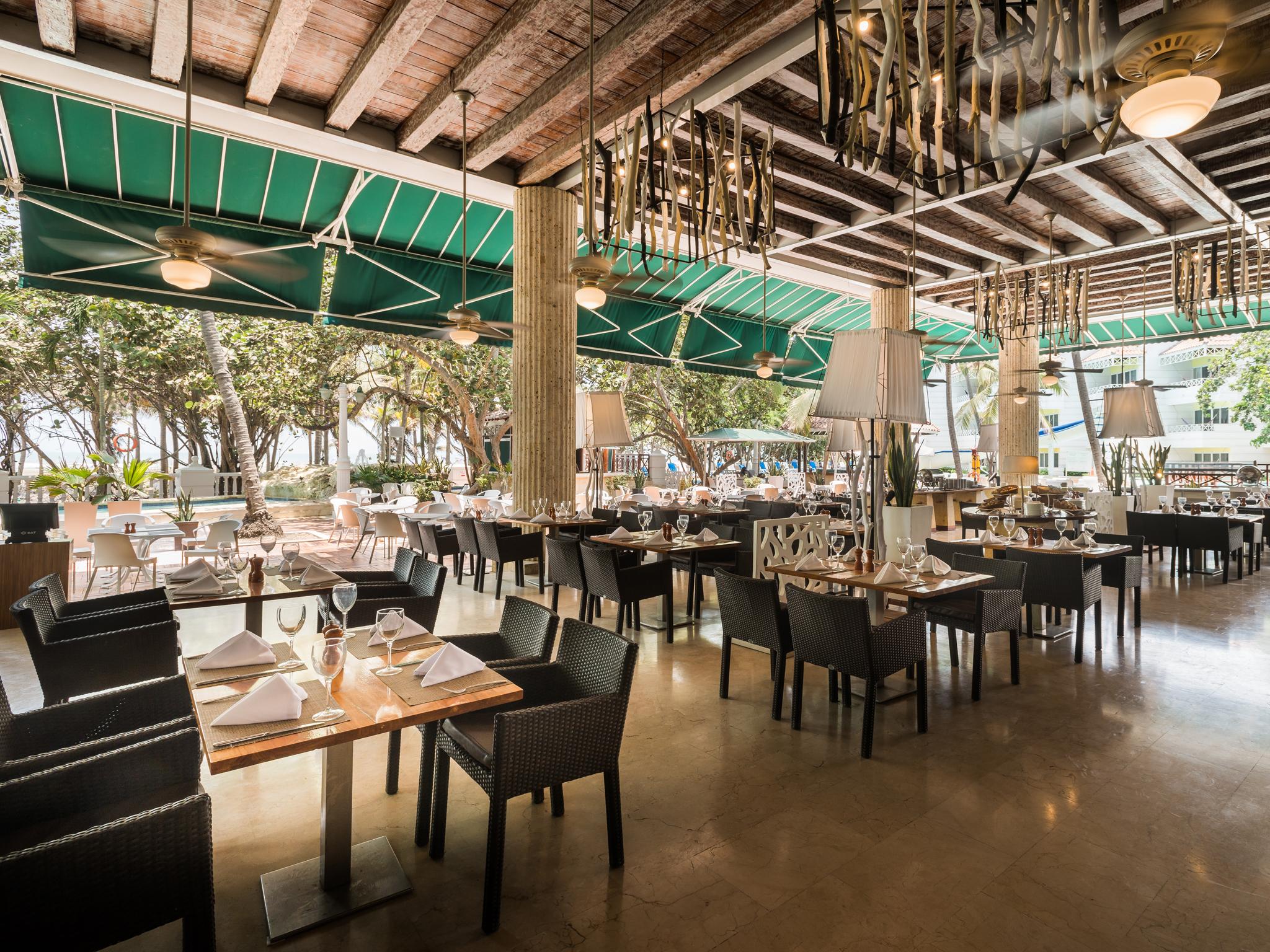 فندق لاس أميريكاس كاسا دي بلايا Cartagena المظهر الخارجي الصورة The interior of the restaurant