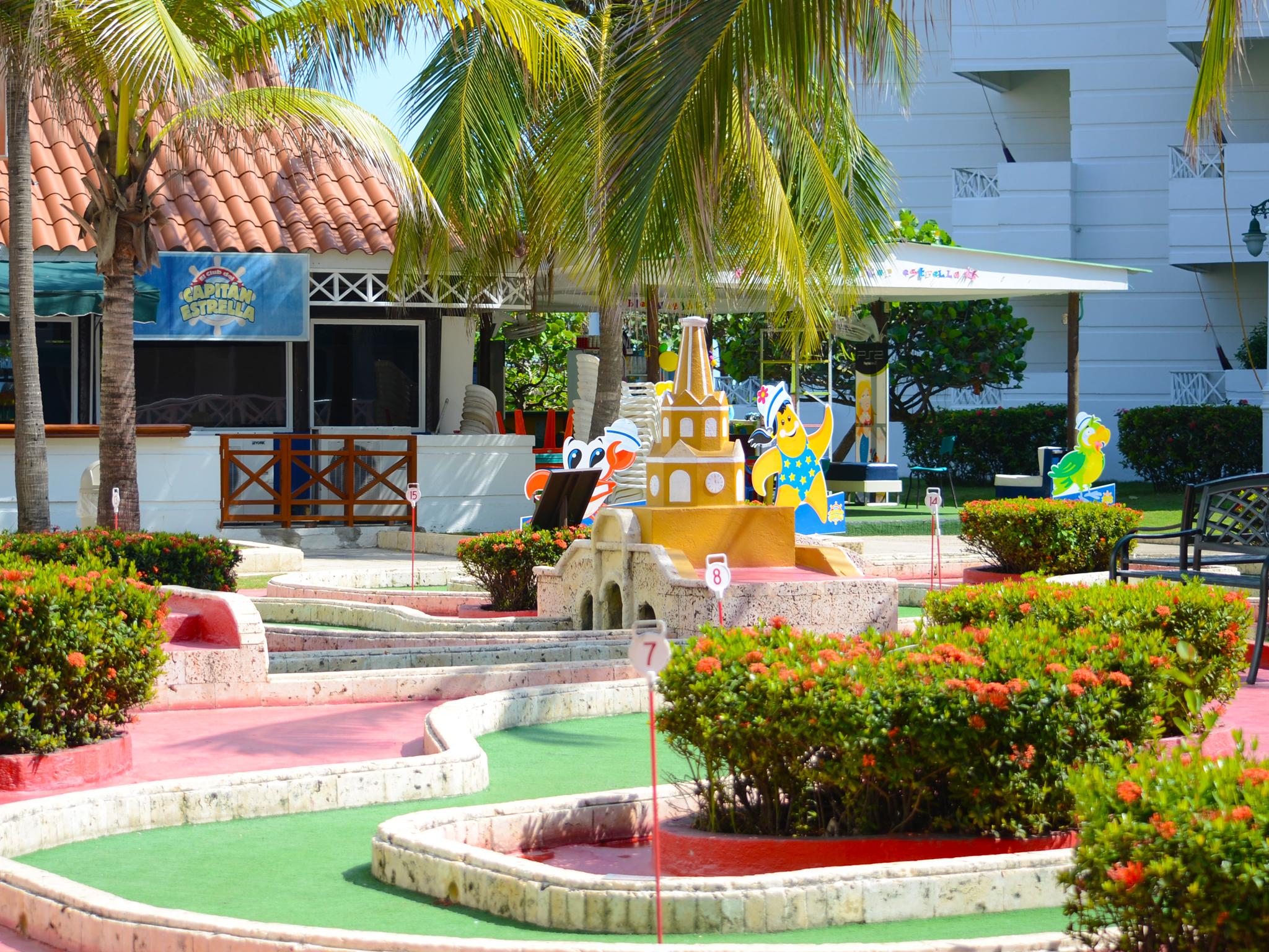 فندق لاس أميريكاس كاسا دي بلايا Cartagena المظهر الخارجي الصورة Miniature golf course in Cancún, Mexico