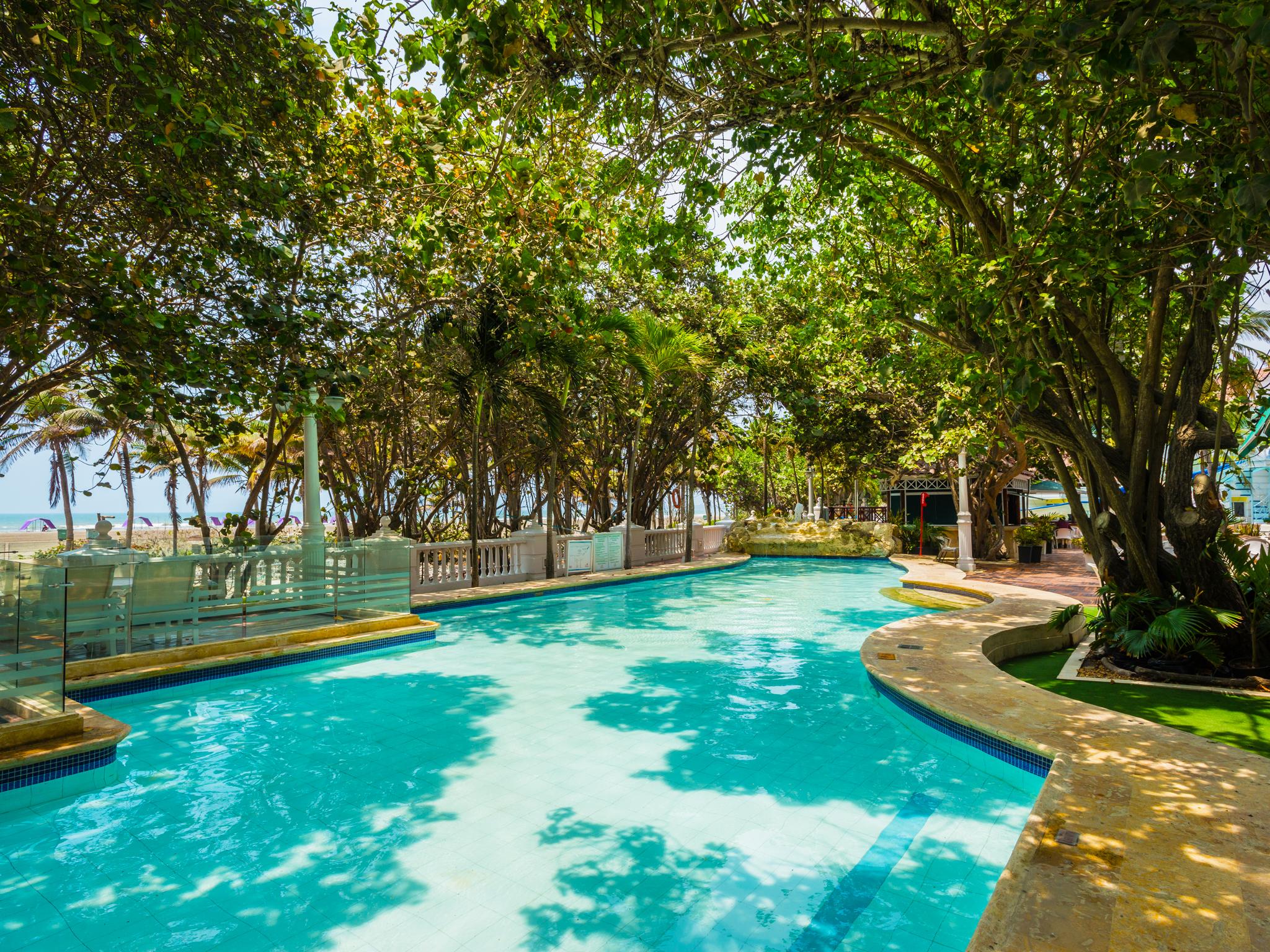 فندق لاس أميريكاس كاسا دي بلايا Cartagena المظهر الخارجي الصورة The swimming pool at the hotel