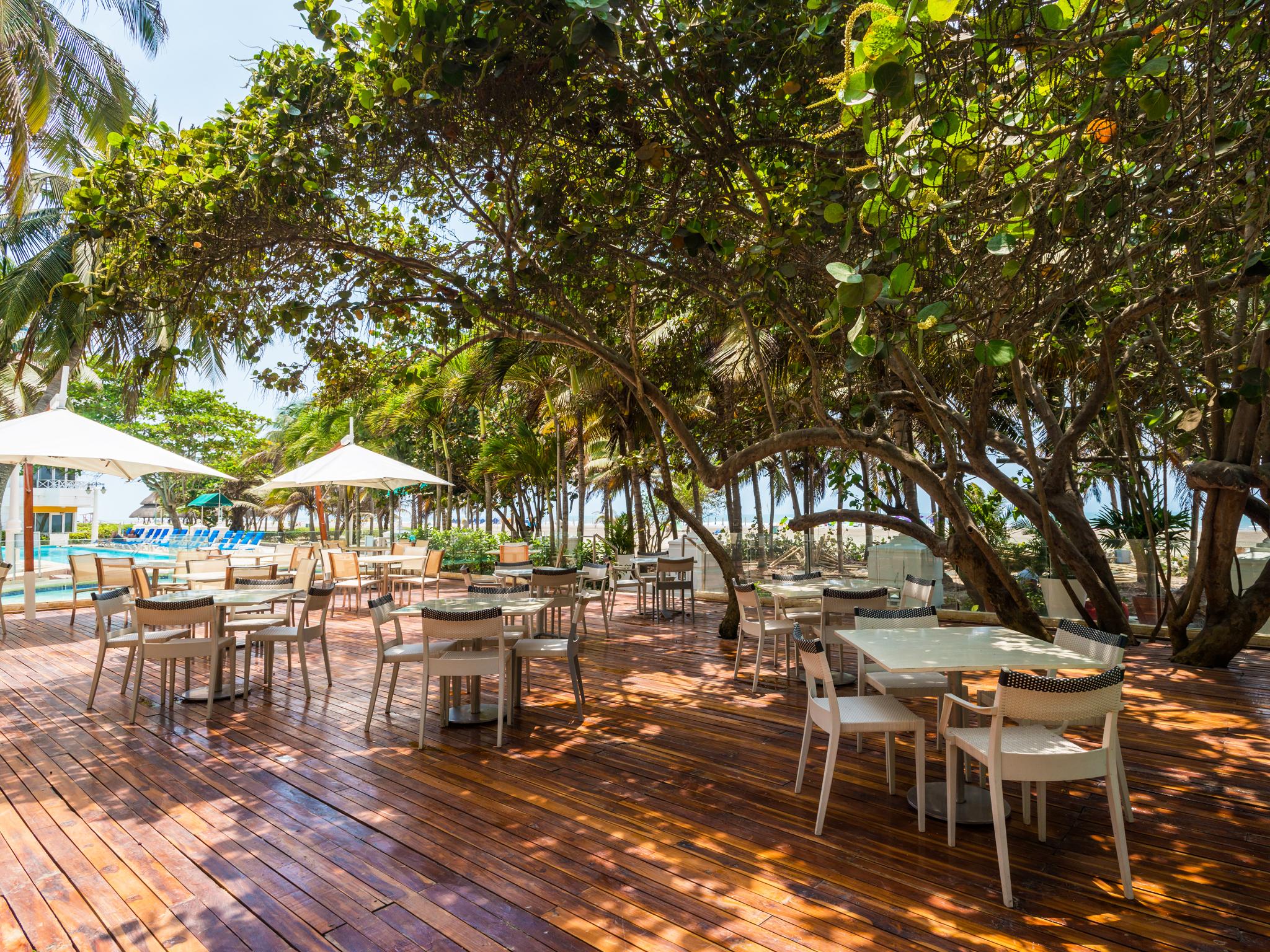 فندق لاس أميريكاس كاسا دي بلايا Cartagena المظهر الخارجي الصورة The beach at the hotel
