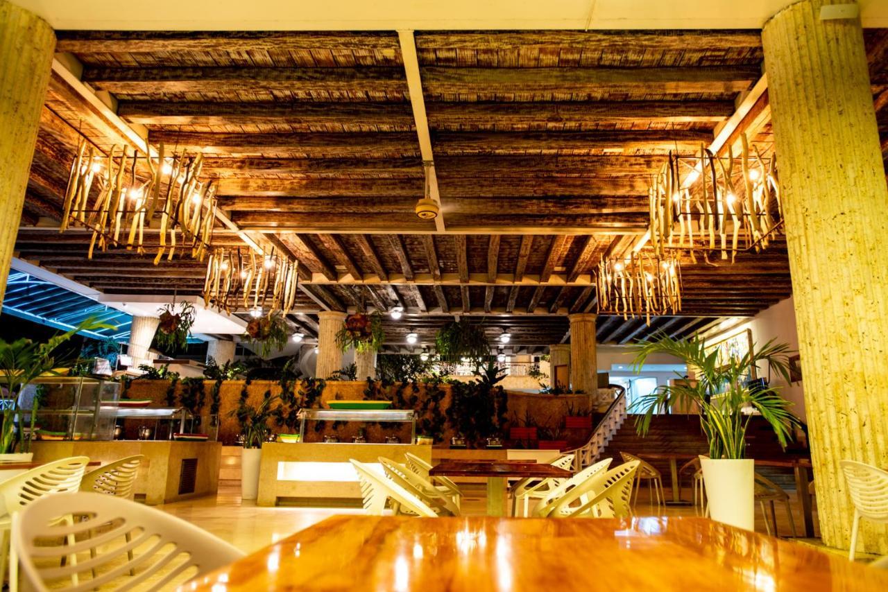 فندق لاس أميريكاس كاسا دي بلايا Cartagena المظهر الخارجي الصورة The lobby of the hotel