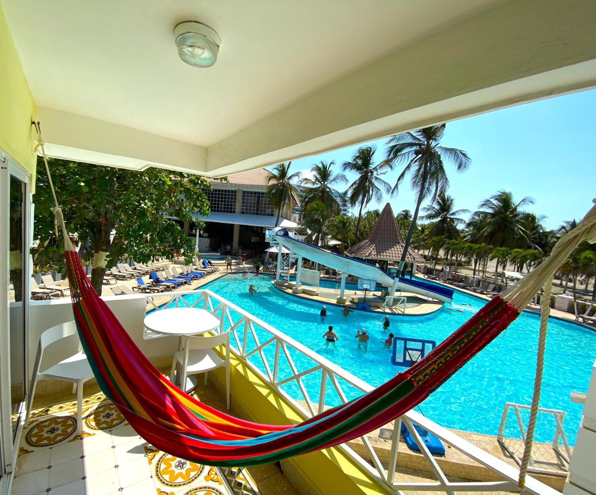 فندق لاس أميريكاس كاسا دي بلايا Cartagena المظهر الخارجي الصورة Hammock on a balcony
