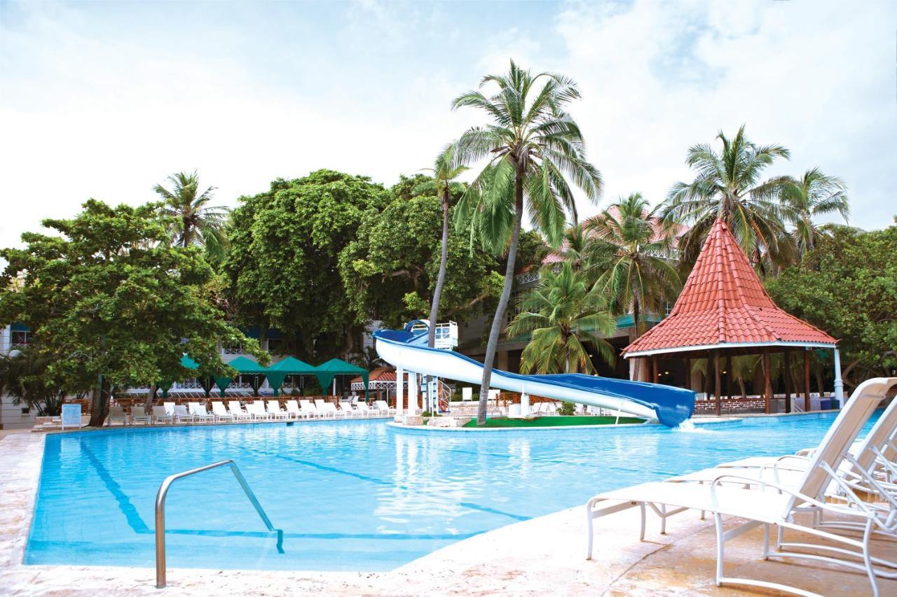فندق لاس أميريكاس كاسا دي بلايا Cartagena المرافق الصورة The swimming pool at the resort
