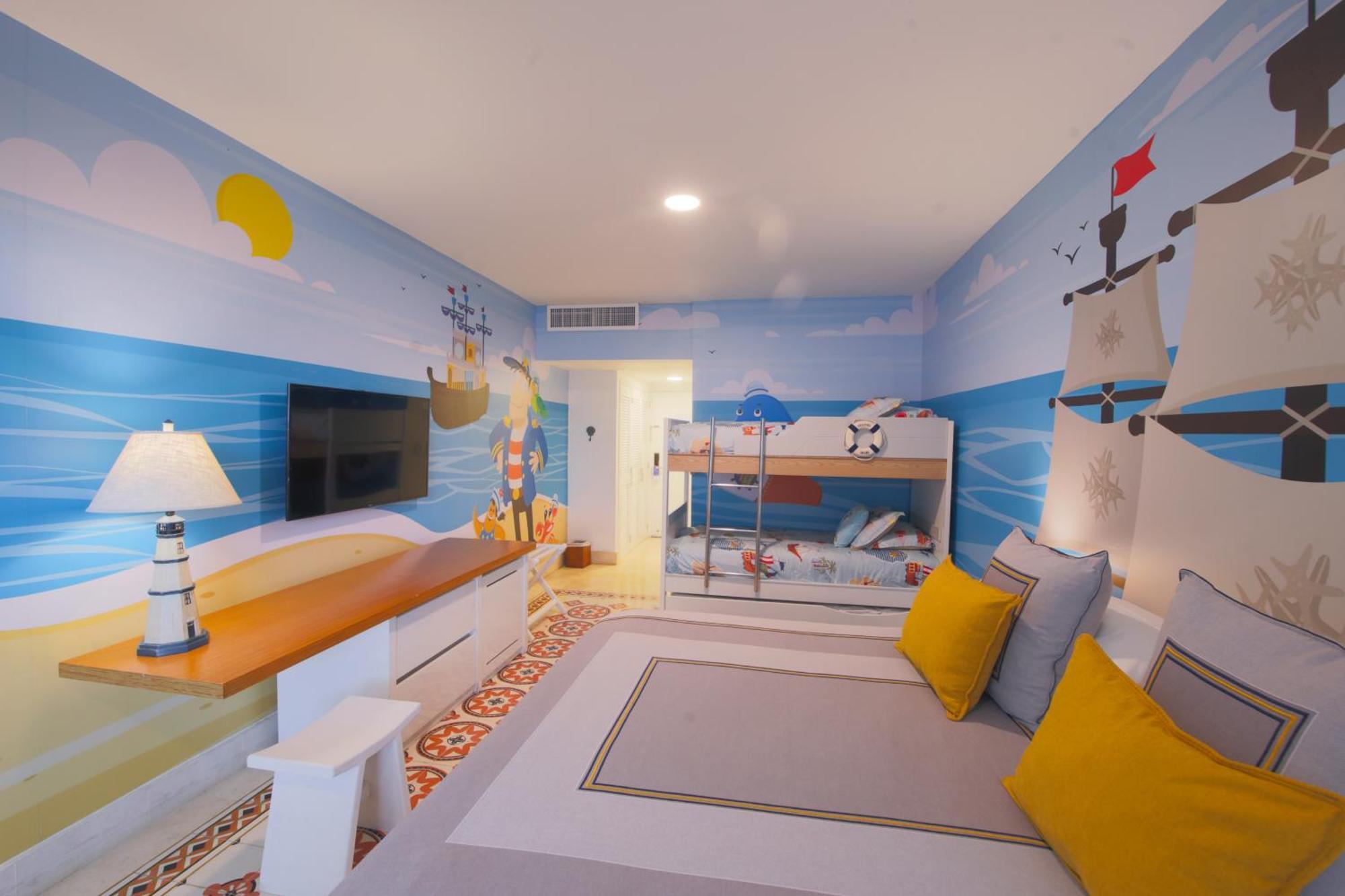 فندق لاس أميريكاس كاسا دي بلايا Cartagena المظهر الخارجي الصورة A room at the Great Wolf Lodge in Concord, North Carolina